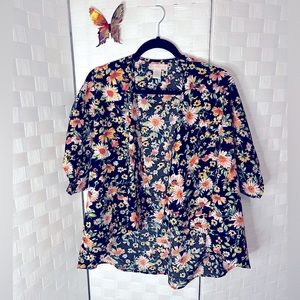 🌸Band of Gypsies, Floral Top..Outerwear/Size Small